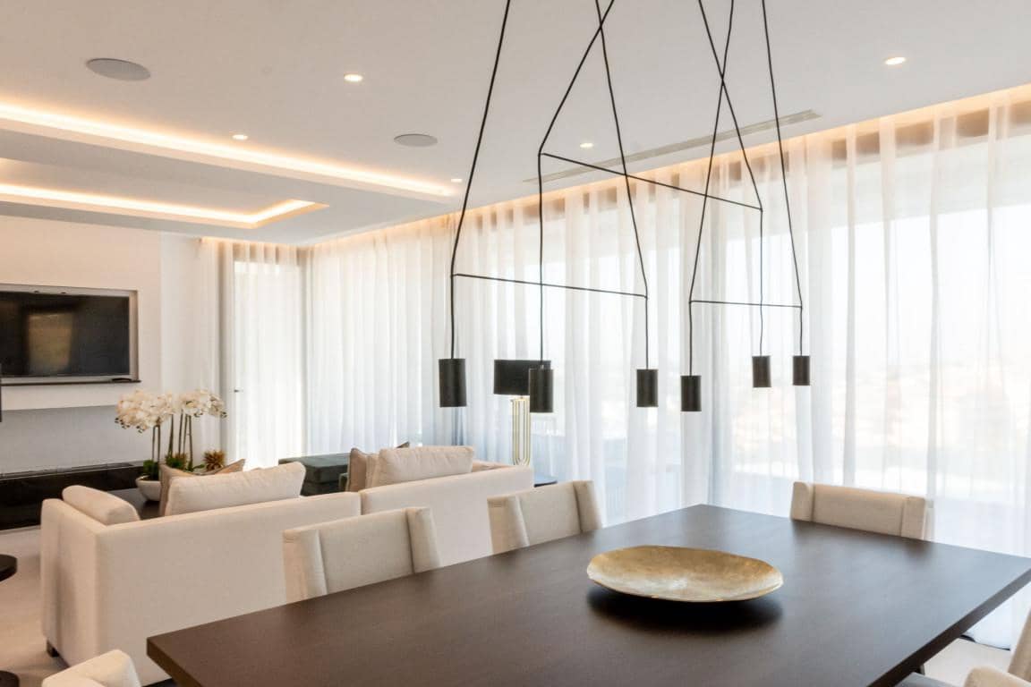 4 slaapkamer Villa te koop in Nueva Andalucia met zwembad garage - € 2.600.000 (Ref: 9447929)