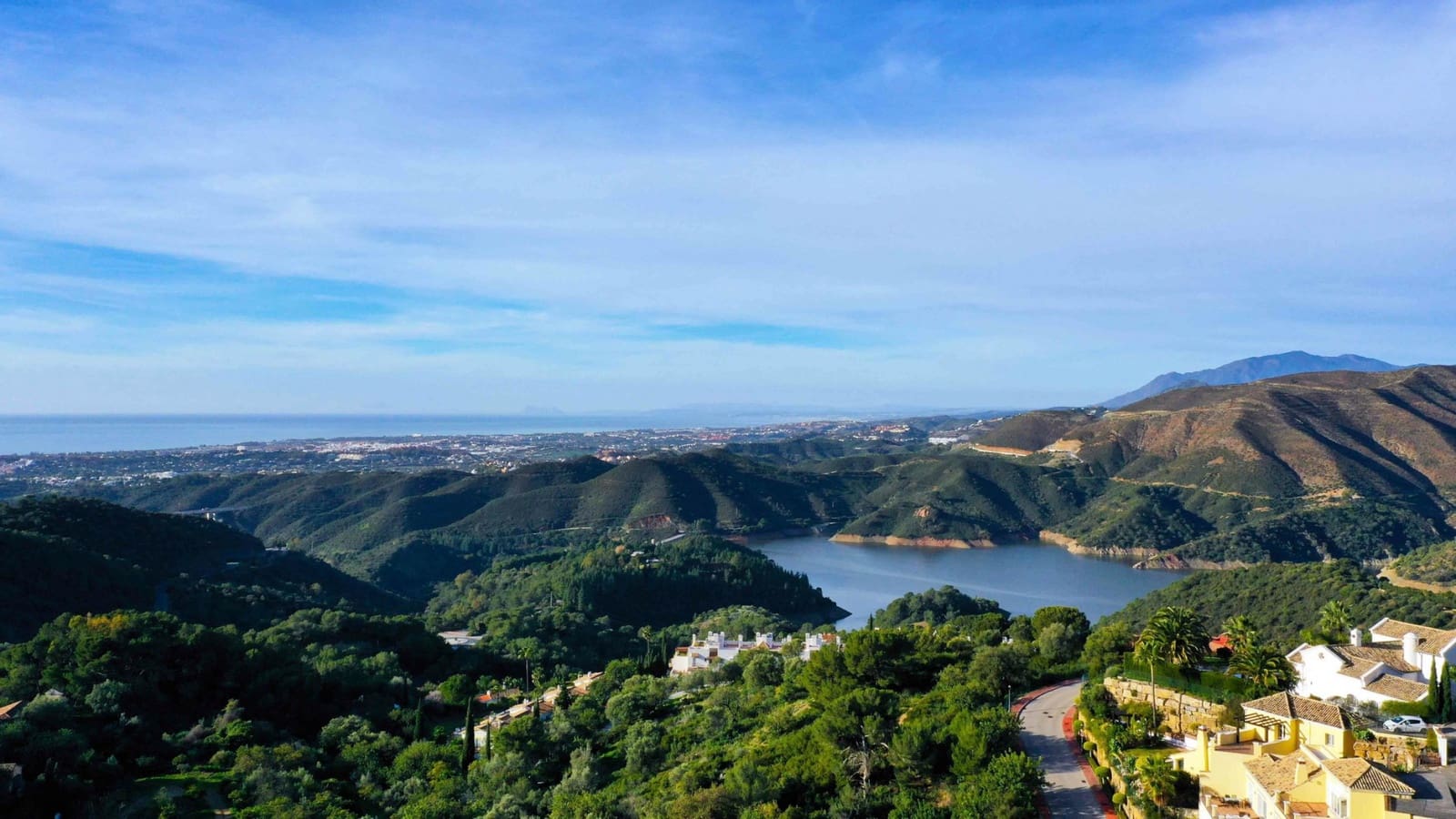 4 sovrum Villa till salu i Marbella med pool garage - 1 690 000 € (Ref: 9447932)