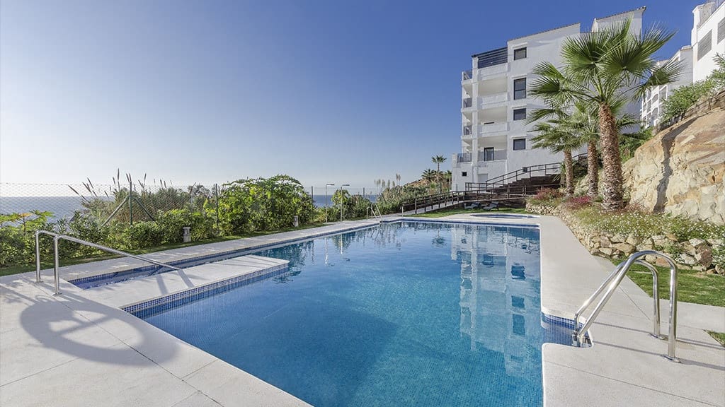 2 bedroom Apartment for sale in Manilva with pool garage - € 299,000 (Ref: 9447941)