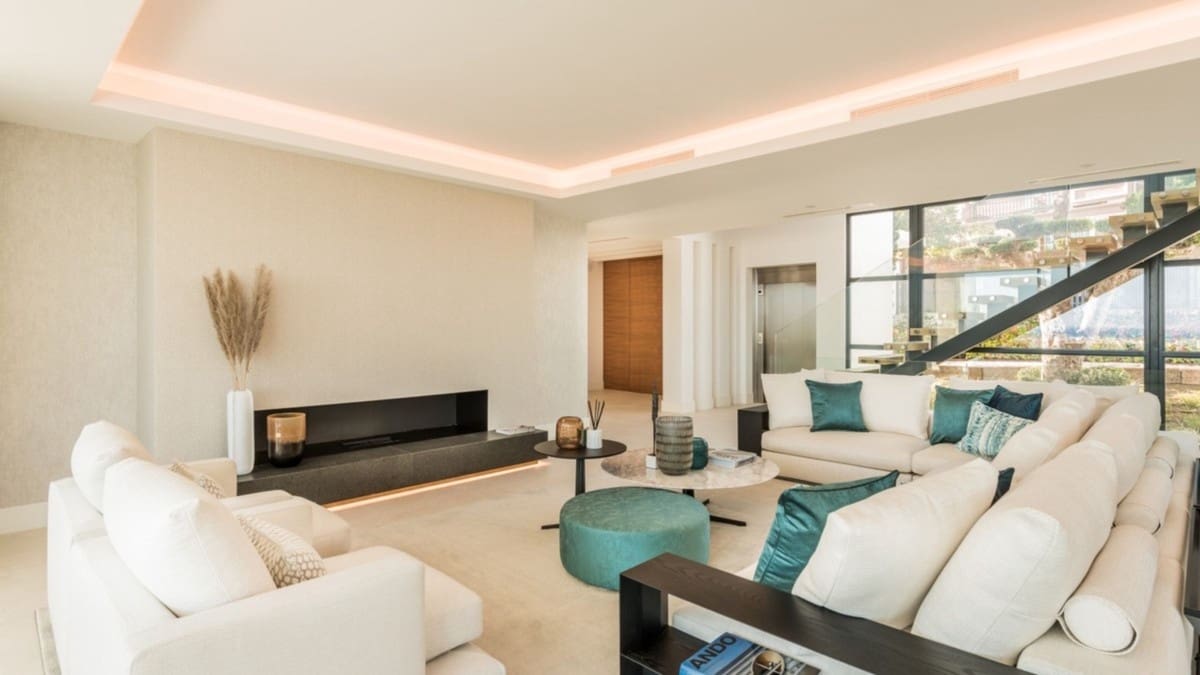 4 makuuhuone Huvila myytävänä paikassa El Paraiso mukana uima-altaan 
autotalli - 3 650 000 € (Ref: 9447951)