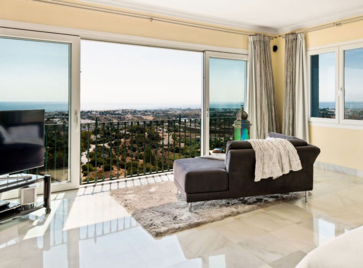 5 chambre Penthouse à vendre à Benahavis avec piscine - 1 250 000 € (Ref: 9447956)