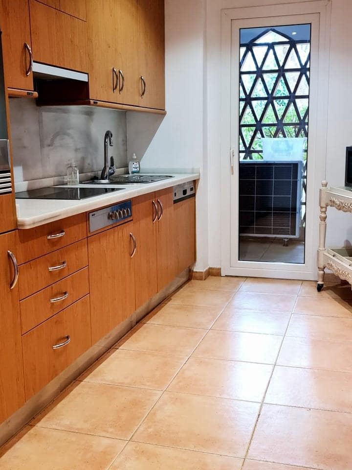 2 sovrum Lägenhet till salu i Nueva Andalucia med pool garage - 385 000 € (Ref: 9447959)