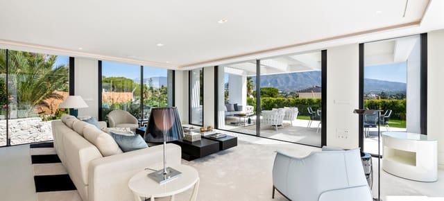 4 bedroom Villa for sale in Marbella with pool garage - € 3,825,000 (Ref: 9447970)