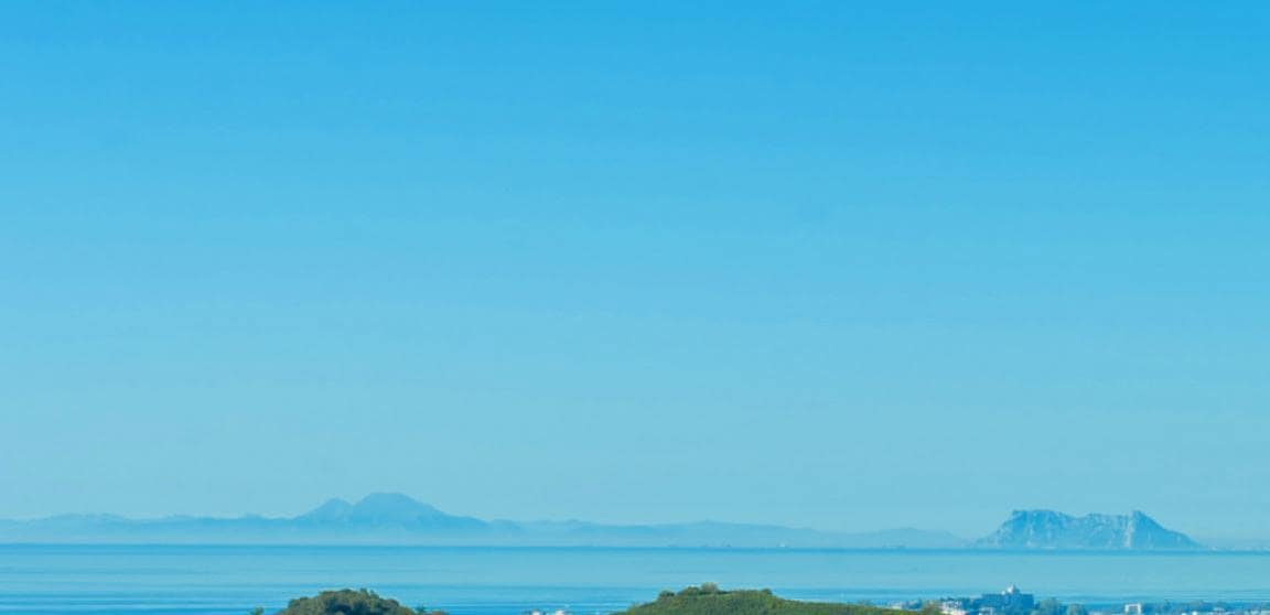 4 sypialnia Willa na sprzedaż w Marbella z basenem garażem - 1 900 000 € (Ref: 9447978)