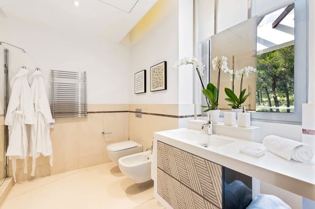 3 soveværelse Villa til salg i Marbella med swimmingpool garage - € 3.100.000 (Ref: 9447990)