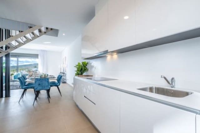 3 soveværelse Villa til salg i Manilva med swimmingpool garage - € 268.000 (Ref: 9447997)