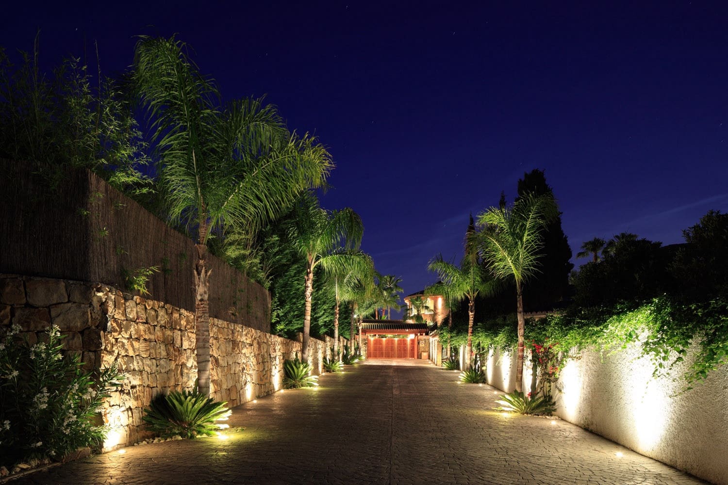 5 sypialnia Willa na sprzedaż w Marbella z basenem garażem - 3 500 000 € (Ref: 9447999)