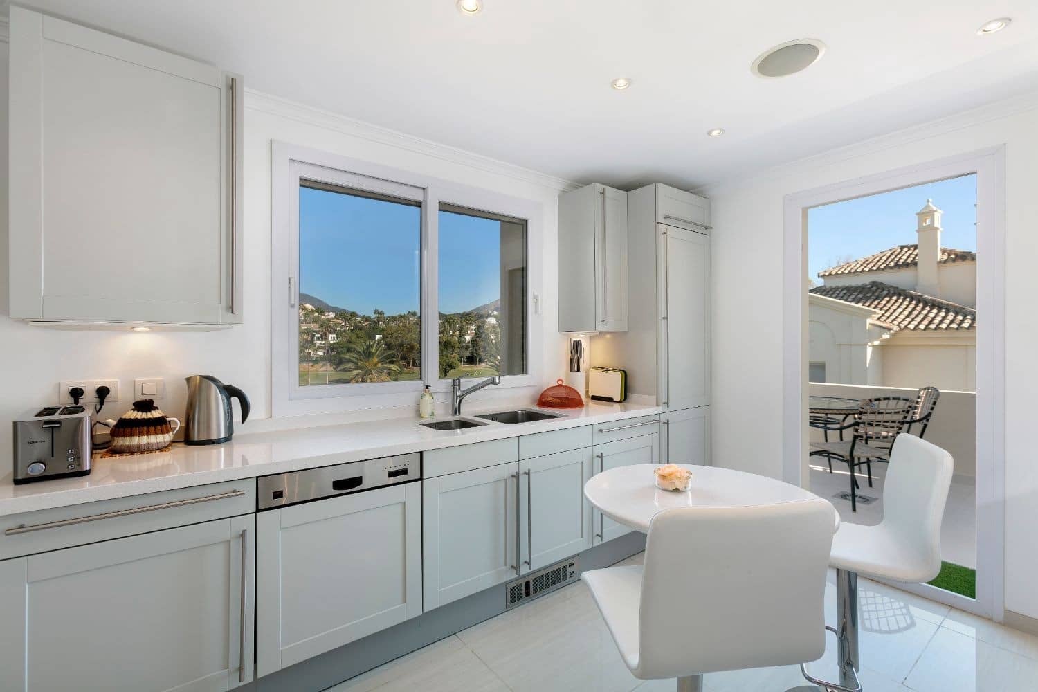 3 slaapkamer Penthouse te koop in Marbella met zwembad garage - € 1.750.000 (Ref: 9448001)