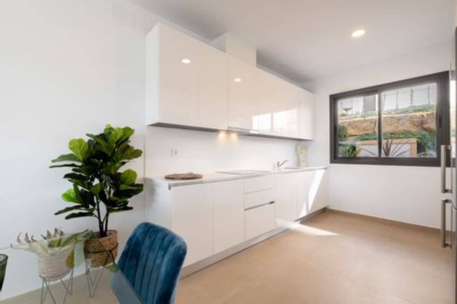 3 sypialnia Willa na sprzedaż w Marbella z basenem garażem - 268 000 € (Ref: 9448005)