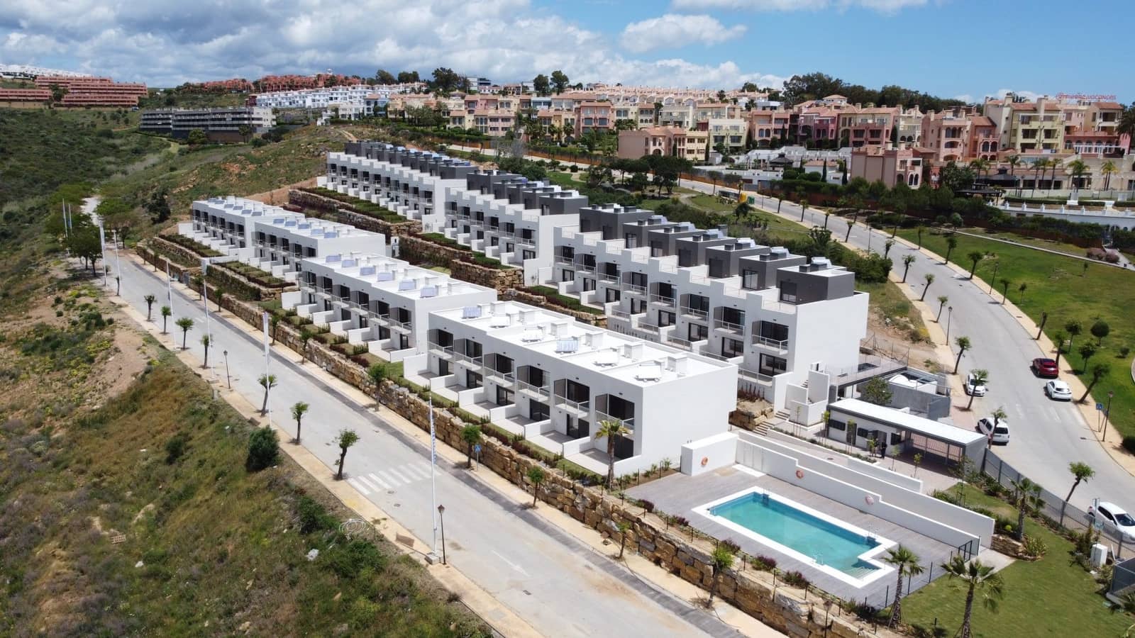 Chalet de 3 habitaciones en Estepona en venta con piscina garaje - 268.000 € (Ref: 9448006)