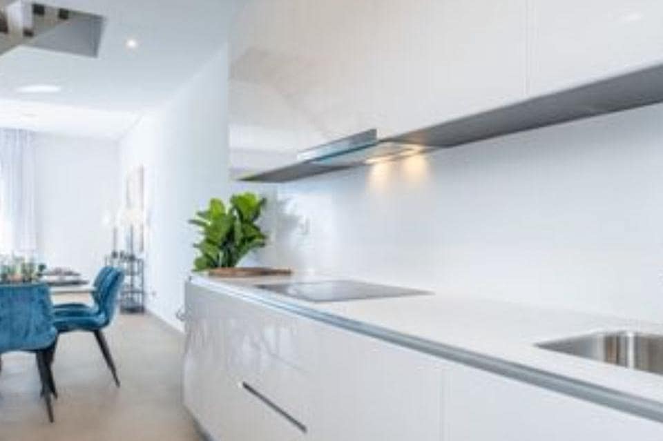 3 sypialnia Willa na sprzedaż w Marbella z basenem garażem - 268 000 € (Ref: 9448007)