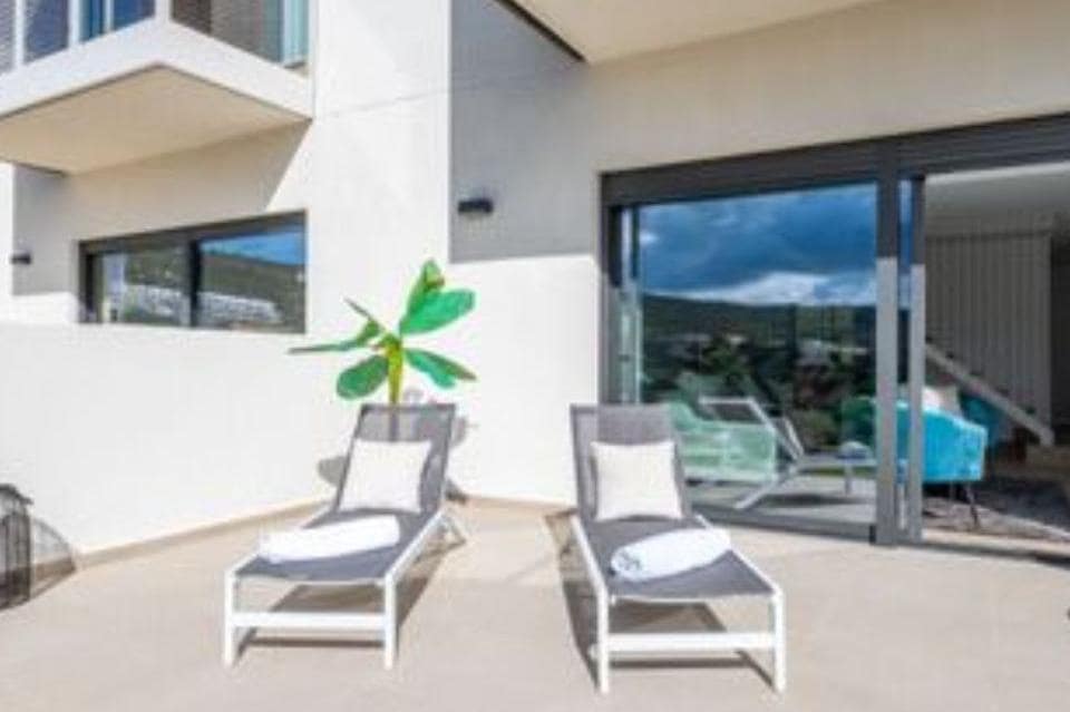 3 sypialnia Willa na sprzedaż w Marbella z basenem garażem - 268 000 € (Ref: 9448007)