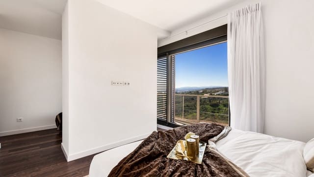 3 sypialnia Willa na sprzedaż w Marbella z basenem garażem - 268 000 € (Ref: 9448007)