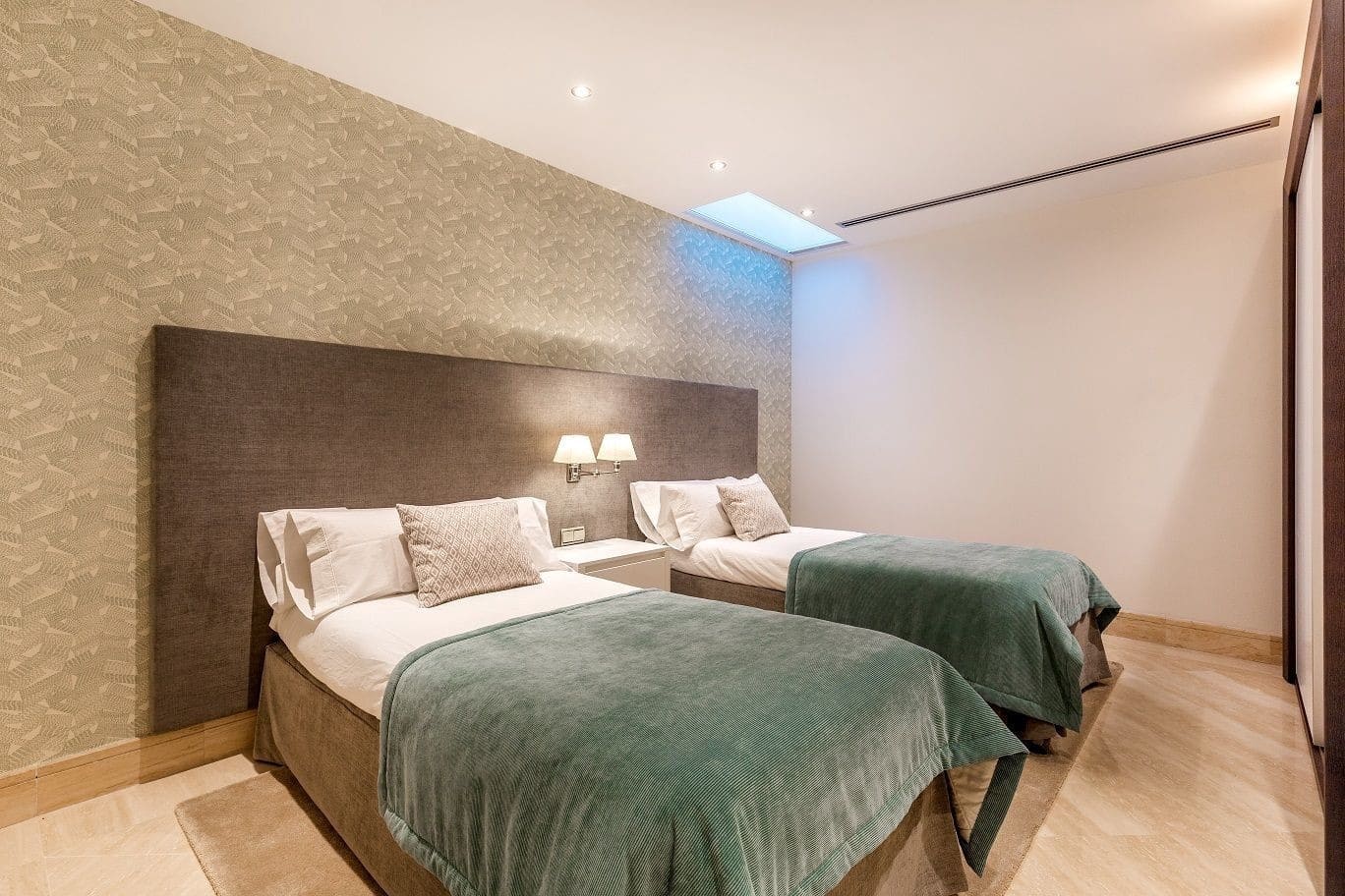 5 quarto Moradia para venda em Marbella com piscina - 1 995 000 € (Ref: 9448016)