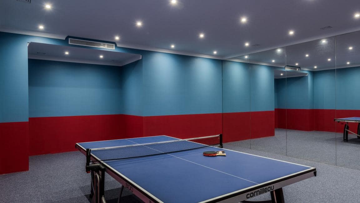 7 sypialnia Willa na sprzedaż w Marbella z basenem garażem - 6 700 000 € (Ref: 9448024)