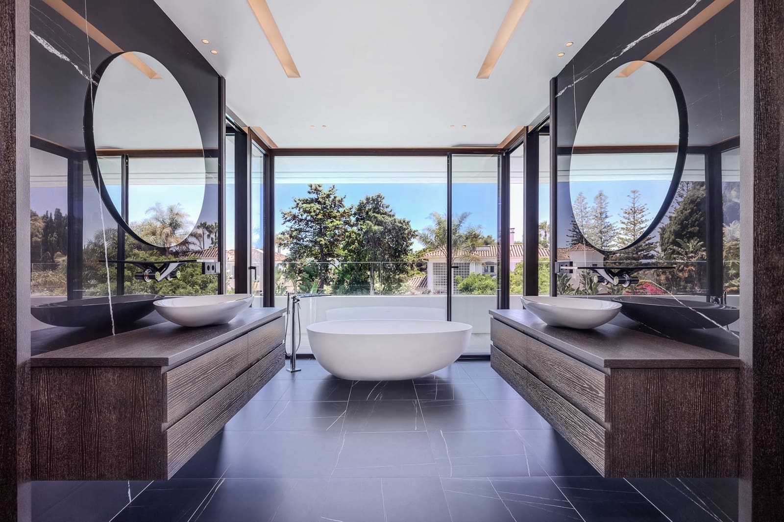 6 sypialnia Willa na sprzedaż w Marbella z basenem garażem - 4 995 000 € (Ref: 9448035)