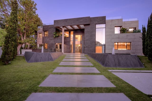 6 sypialnia Willa na sprzedaż w Marbella z basenem garażem - 4 995 000 € (Ref: 9448035)