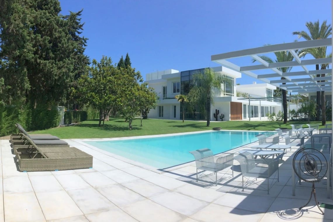 7 sovrum Villa till salu i Guadalmina med pool garage - 5 950 000 € (Ref: 9448045)
