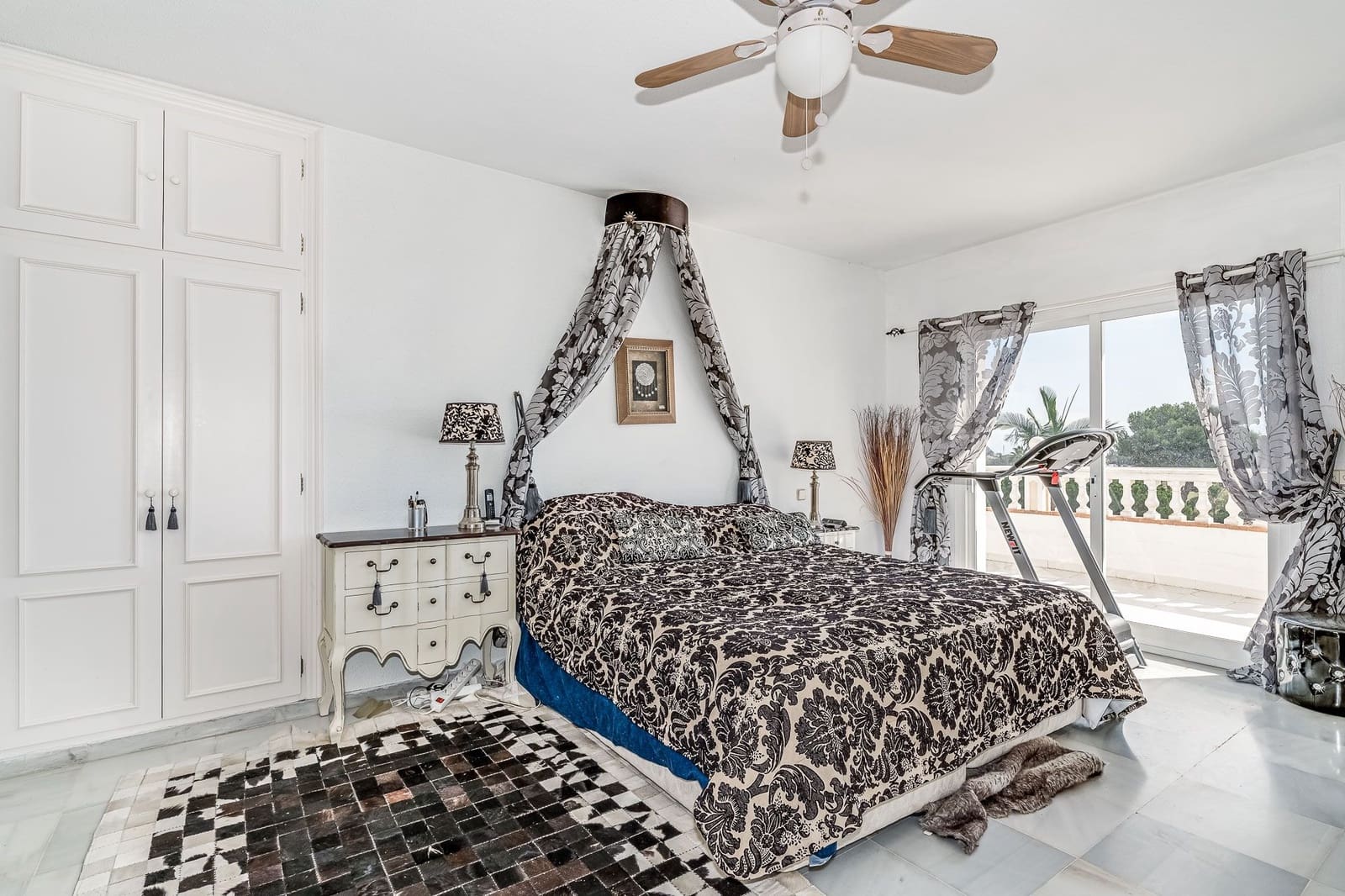 Chalet de 7 habitaciones en Marbella en venta con piscina garaje - 1.990.000 € (Ref: 9448046)