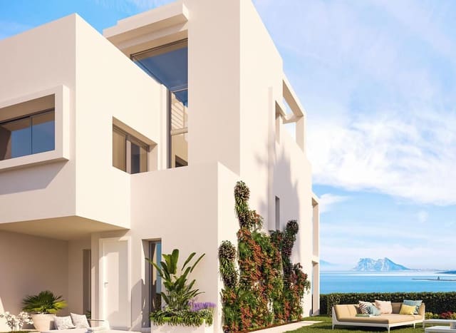 Chalet de 4 habitaciones en Estepona en venta con piscina garaje - 400.000 € (Ref: 9448058)