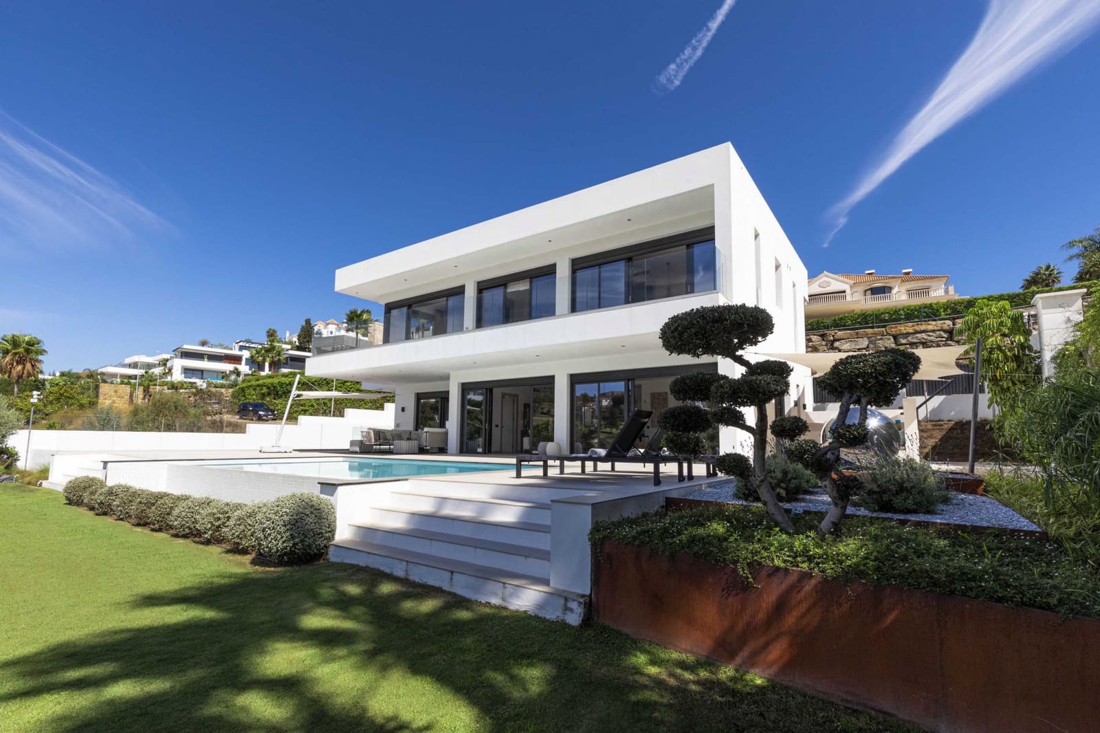 5 soverom Villa til salgs i Mijas Costa med svømmebasseng garasje - € 2 690 000 (Ref: 9448061)
