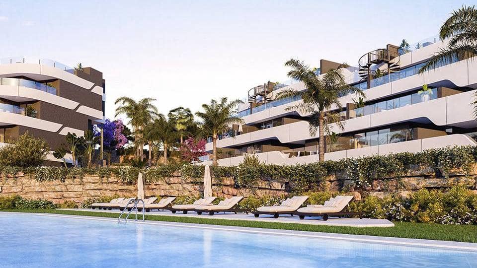 Apartamento de 2 habitaciones en Estepona en venta con piscina garaje - 248.000 € (Ref: 9448069)