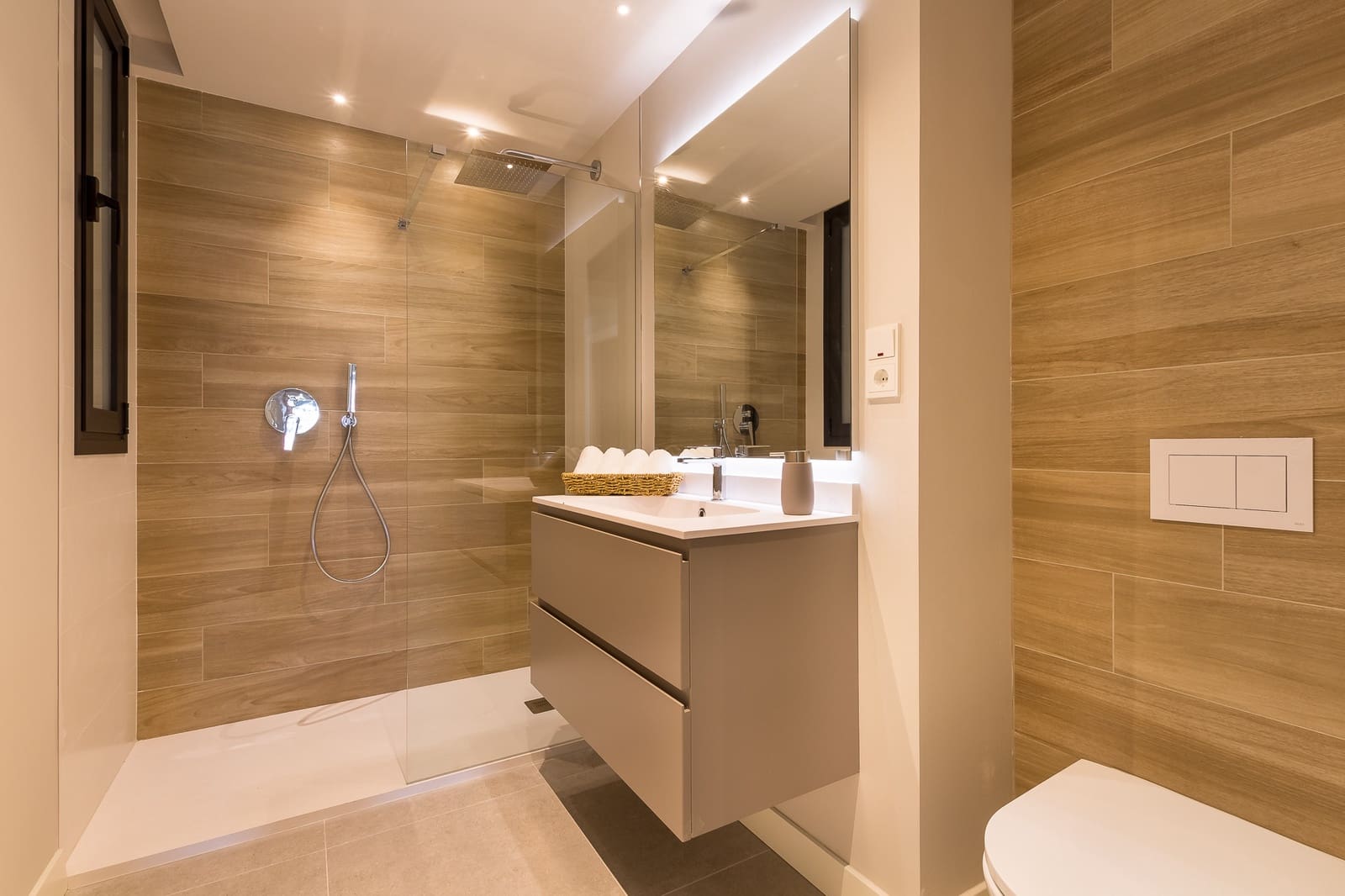 2 sypialnia Apartament na sprzedaż w Estepona z basenem garażem - 290 000 € (Ref: 9448091)