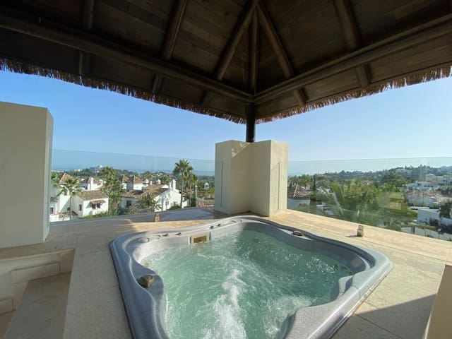 3 bedroom Apartment for sale in Marbella with pool garage - € 1,175,000 (Ref: 9448094)