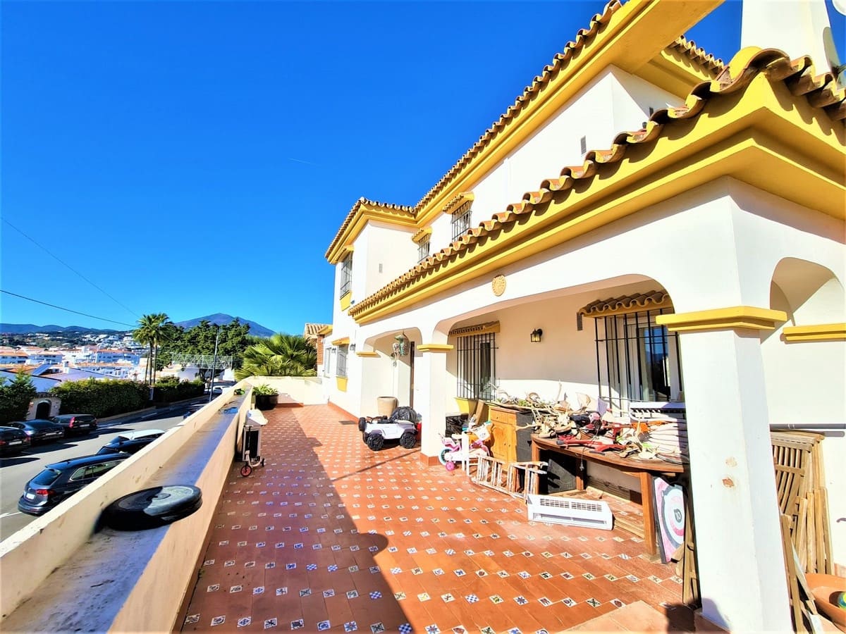 Chalet de 4 habitaciones en Nueva Andalucia en venta con piscina - 1.279.000 € (Ref: 9448098)
