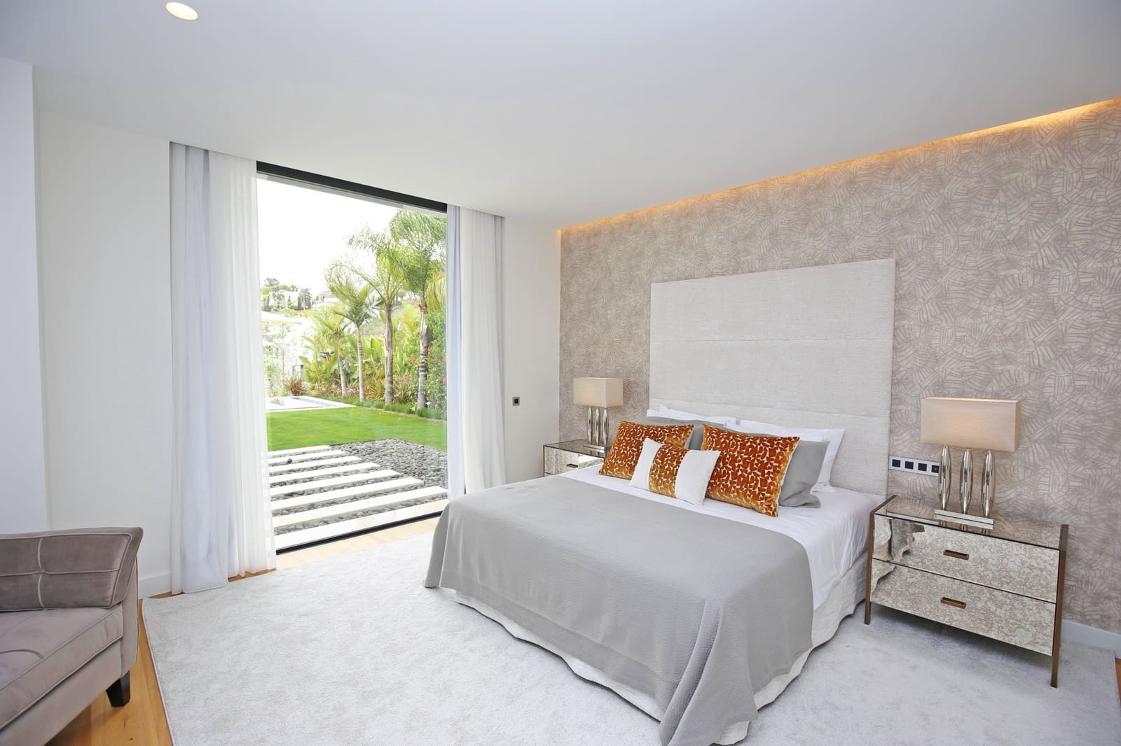 5 bedroom Villa for sale in Marbella with pool garage - € 2,550,000 (Ref: 9448106)