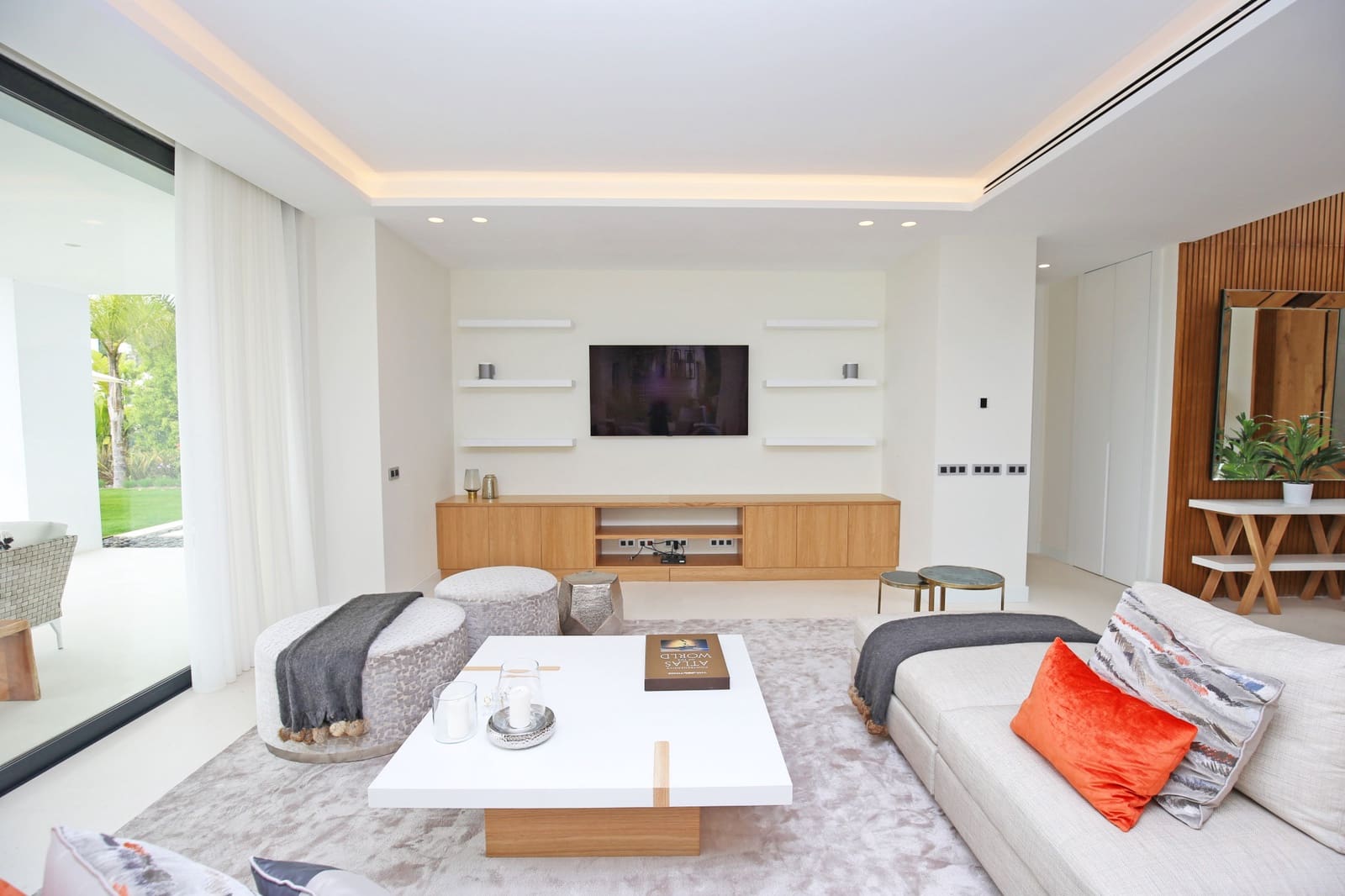 5 bedroom Villa for sale in Marbella with pool garage - € 2,550,000 (Ref: 9448106)