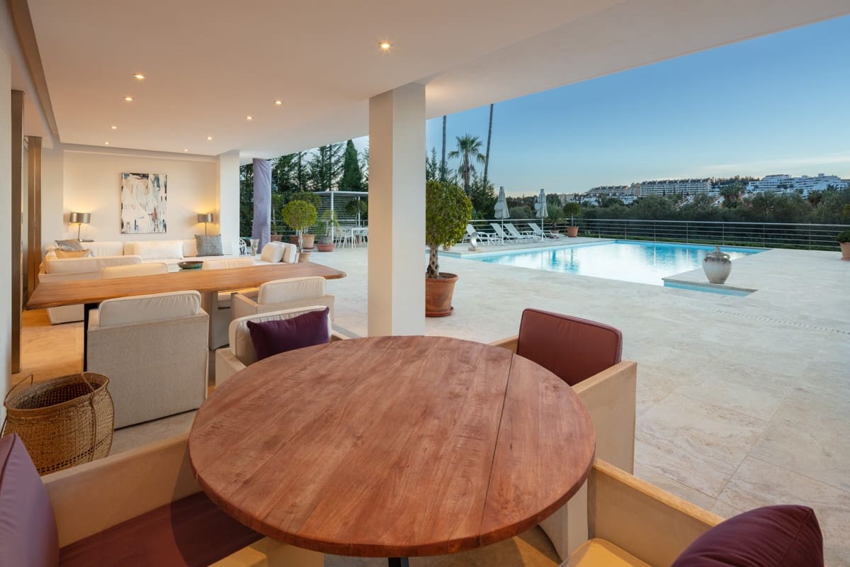 5 sypialnia Willa na sprzedaż w Marbella z basenem garażem - 3 500 000 € (Ref: 9448108)