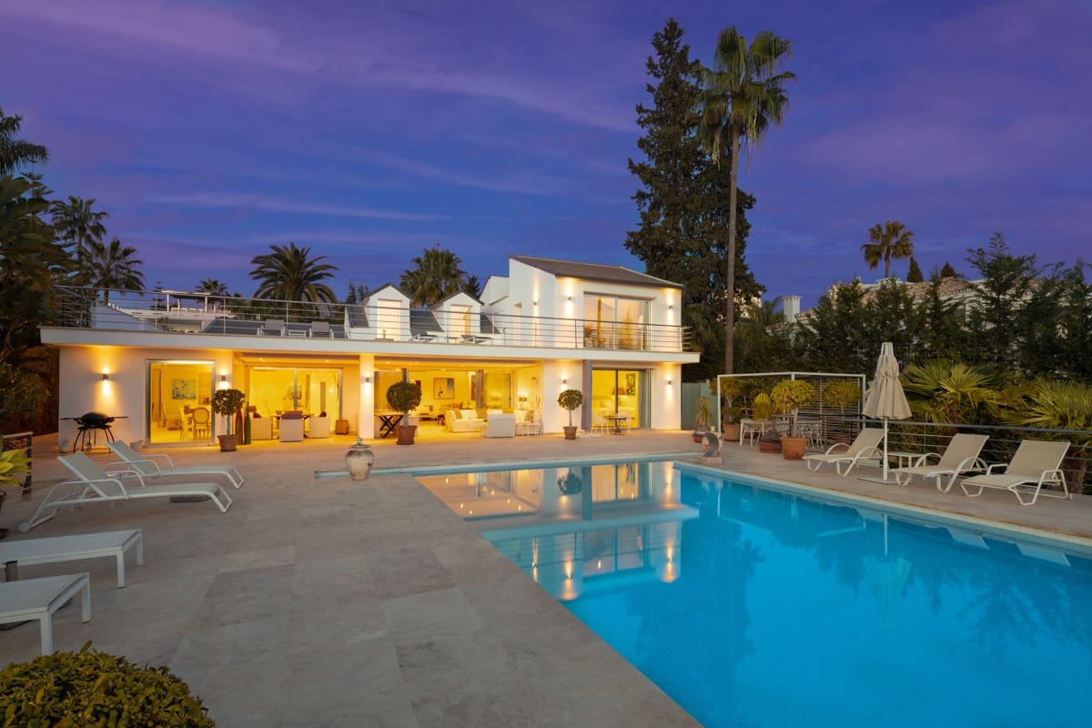 5 sypialnia Willa na sprzedaż w Marbella z basenem garażem - 3 500 000 € (Ref: 9448108)