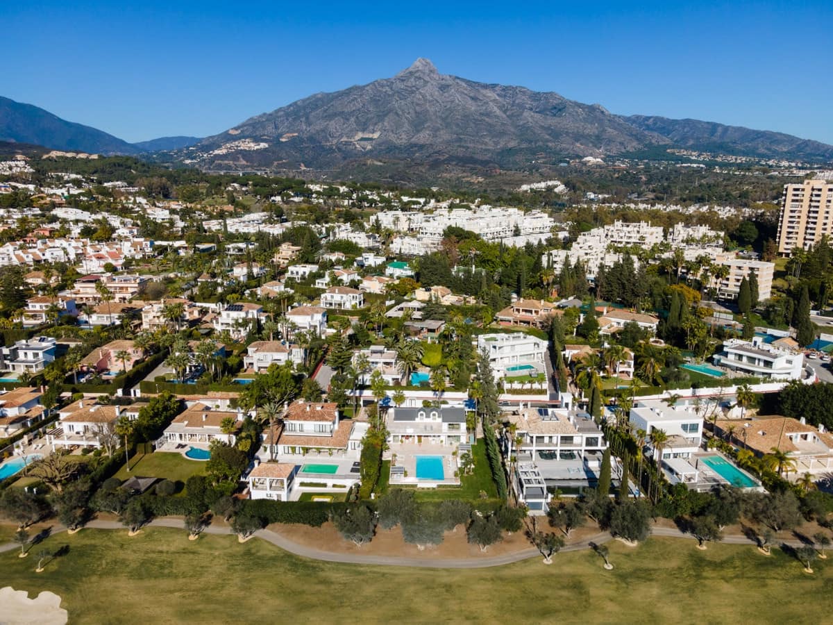 5 sypialnia Willa na sprzedaż w Marbella z basenem garażem - 3 500 000 € (Ref: 9448108)