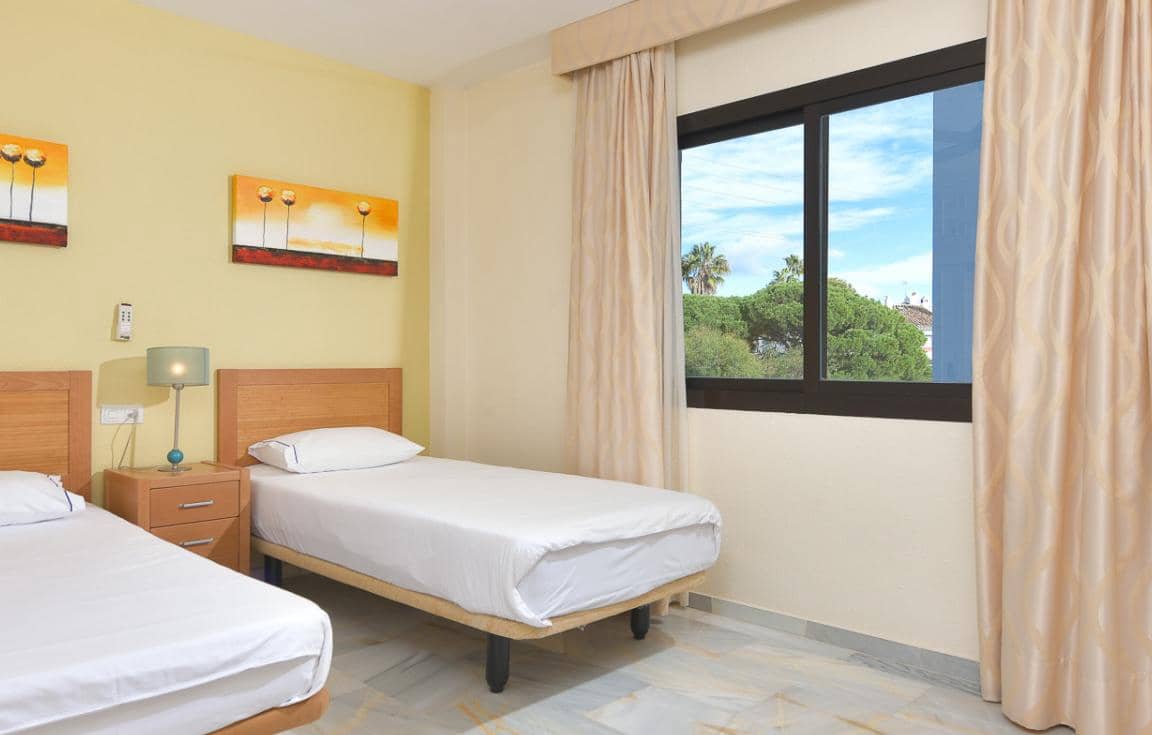 2 soveværelse Lejlighed til salg i Mijas Costa med swimmingpool garage - € 199.000 (Ref: 9448109)