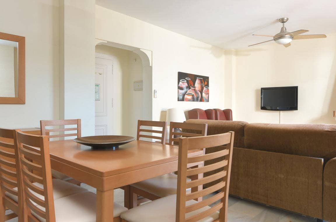 2 soveværelse Lejlighed til salg i Mijas Costa med swimmingpool garage - € 199.000 (Ref: 9448109)