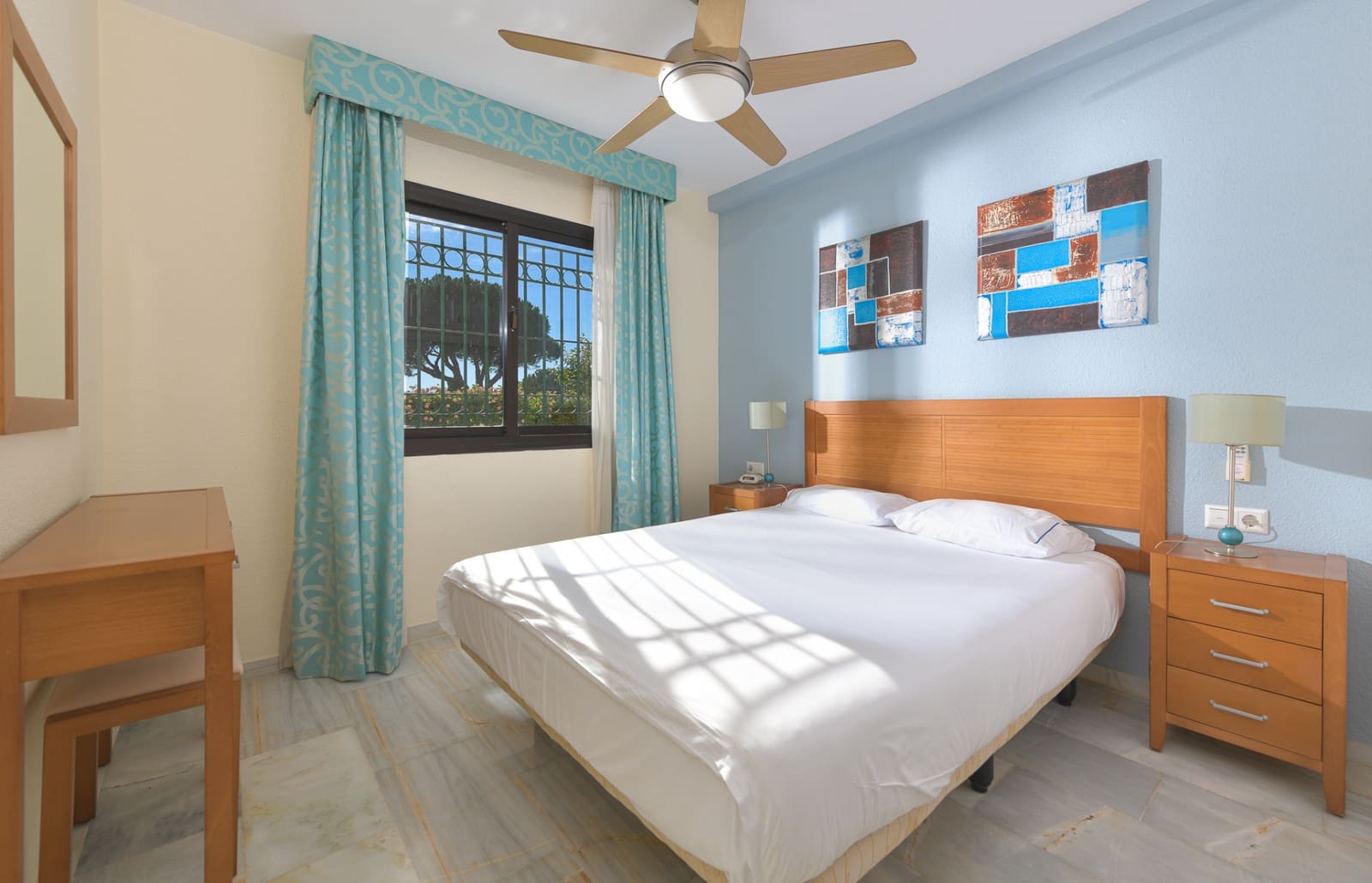 2 soveværelse Lejlighed til salg i Mijas Costa med swimmingpool garage - € 199.000 (Ref: 9448109)