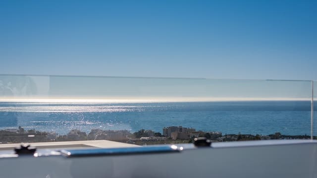 3 makuuhuone Huvila myytävänä paikassa Marbella mukana uima-altaan 
autotalli - 1 950 000 € (Ref: 9448114)