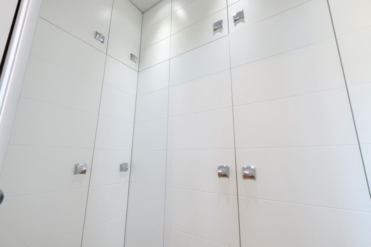 3 bedroom Apartment for sale in Estepona with pool - € 695,000 (Ref: 9448121)