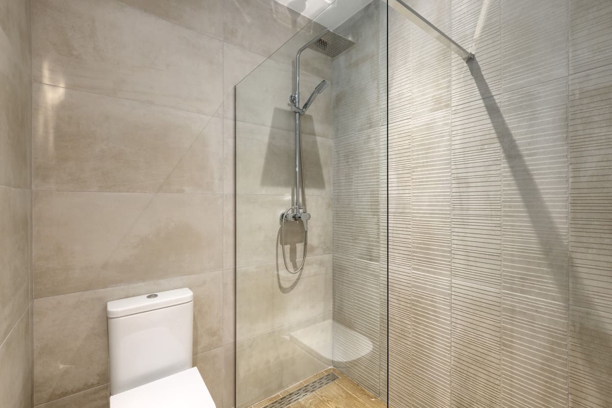 3 bedroom Apartment for sale in Estepona with pool - € 695,000 (Ref: 9448121)