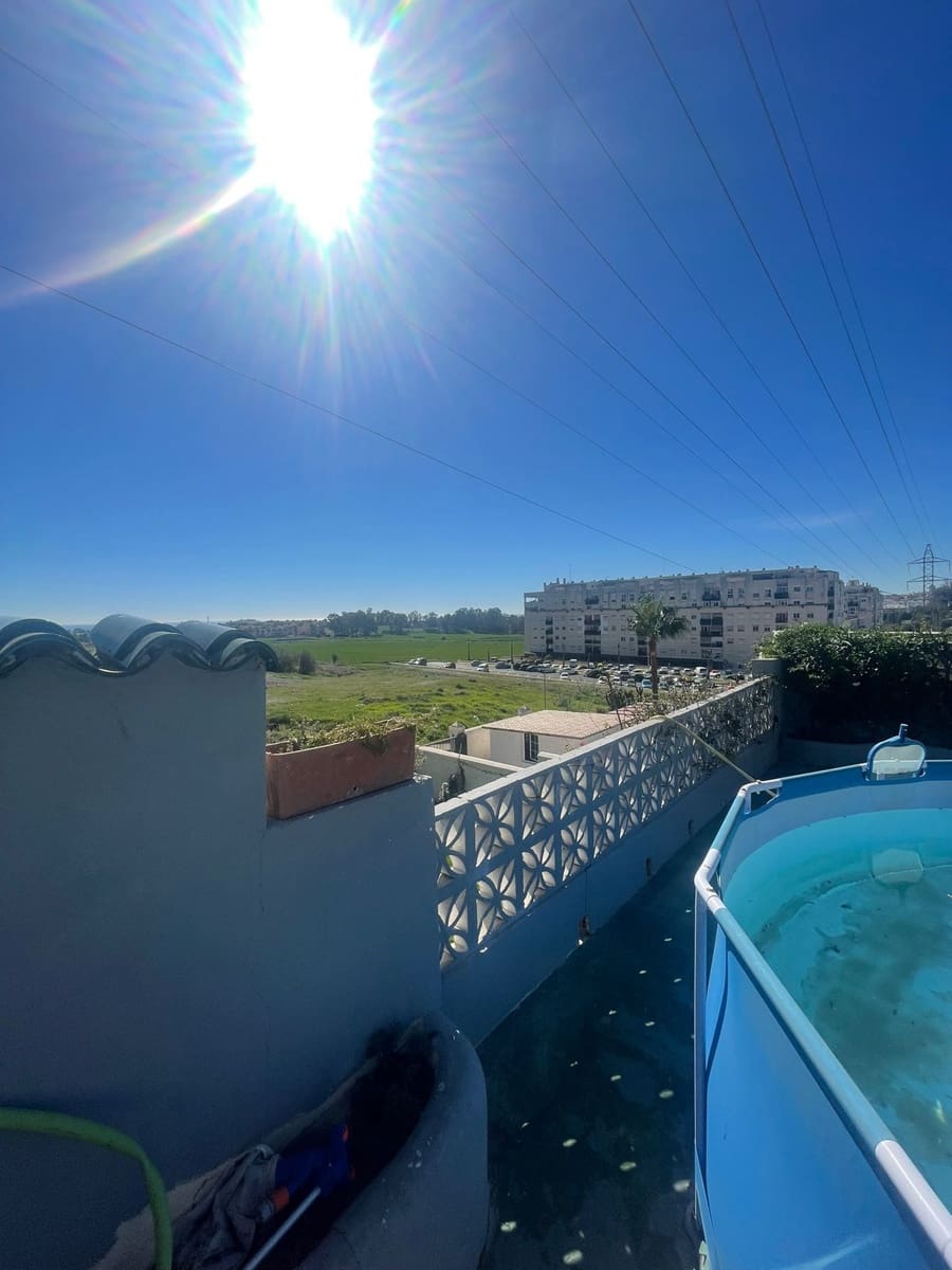 2 chambre Villa/Maison à vendre à Nueva Andalucia avec piscine garage - 350 000 € (Ref: 9448123)