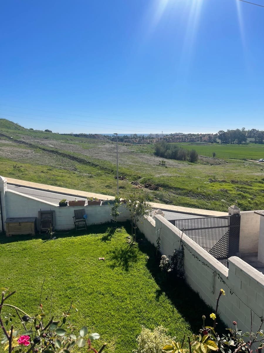 2 chambre Villa/Maison à vendre à Nueva Andalucia avec piscine garage - 350 000 € (Ref: 9448123)