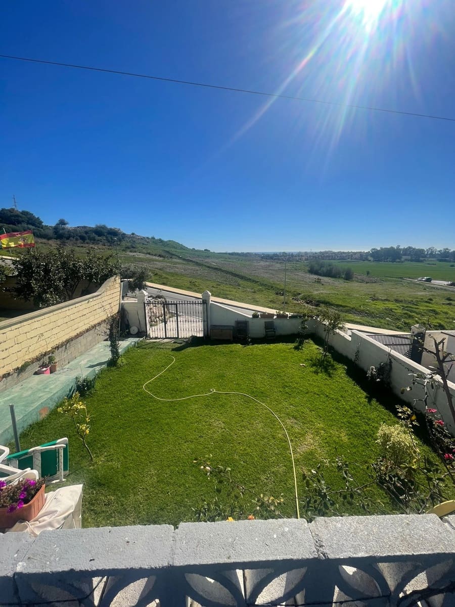 2 chambre Villa/Maison à vendre à Nueva Andalucia avec piscine garage - 350 000 € (Ref: 9448123)