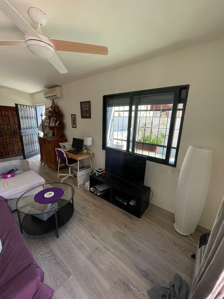 2 chambre Villa/Maison à vendre à Nueva Andalucia avec piscine garage - 350 000 € (Ref: 9448123)