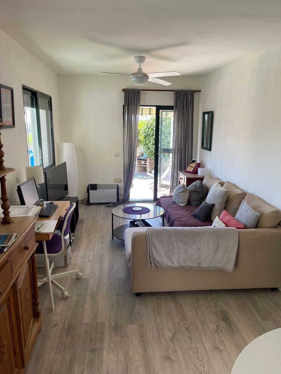 2 chambre Villa/Maison à vendre à Nueva Andalucia avec piscine garage - 350 000 € (Ref: 9448123)