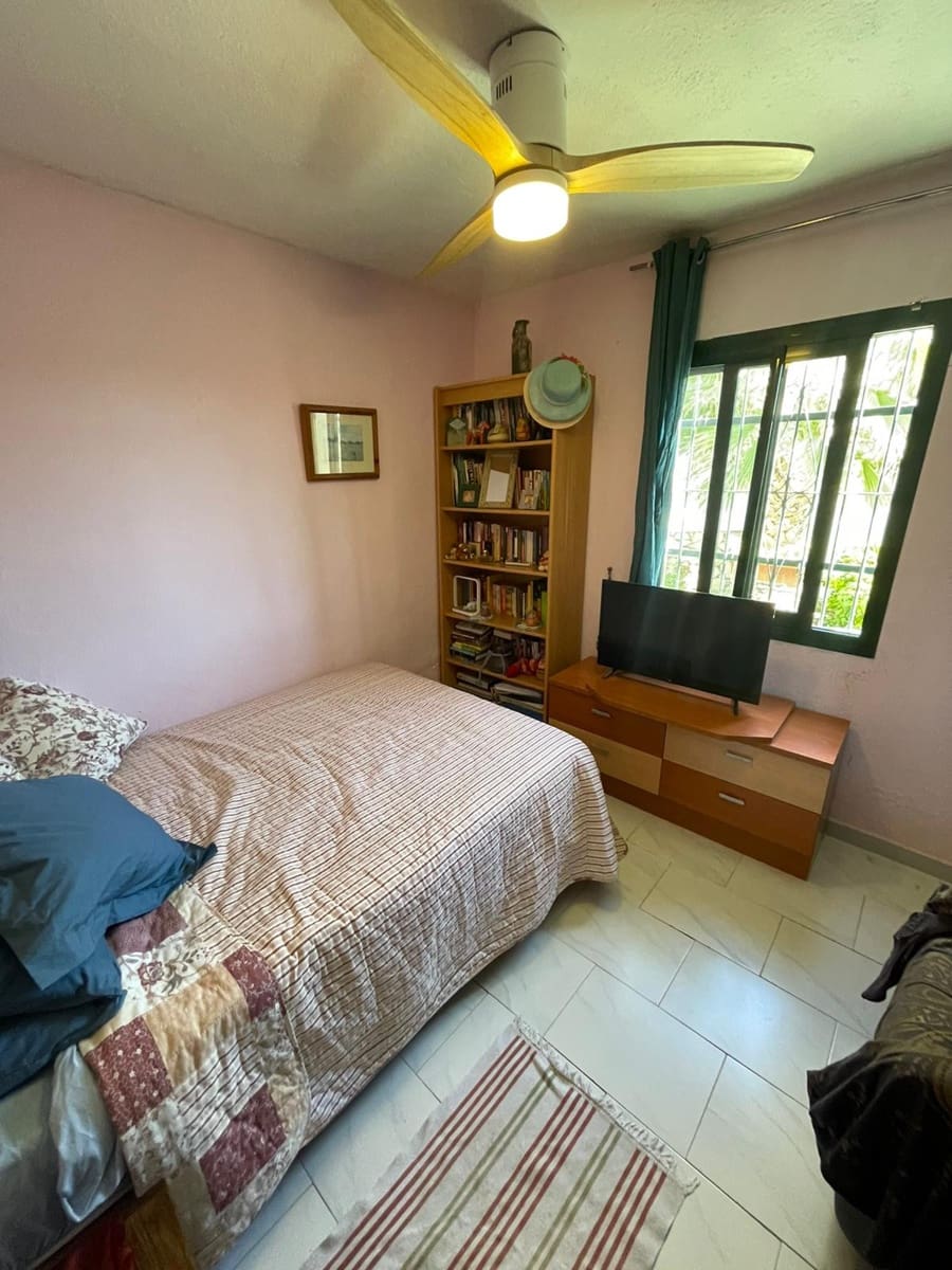 2 chambre Villa/Maison à vendre à Nueva Andalucia avec piscine garage - 350 000 € (Ref: 9448123)