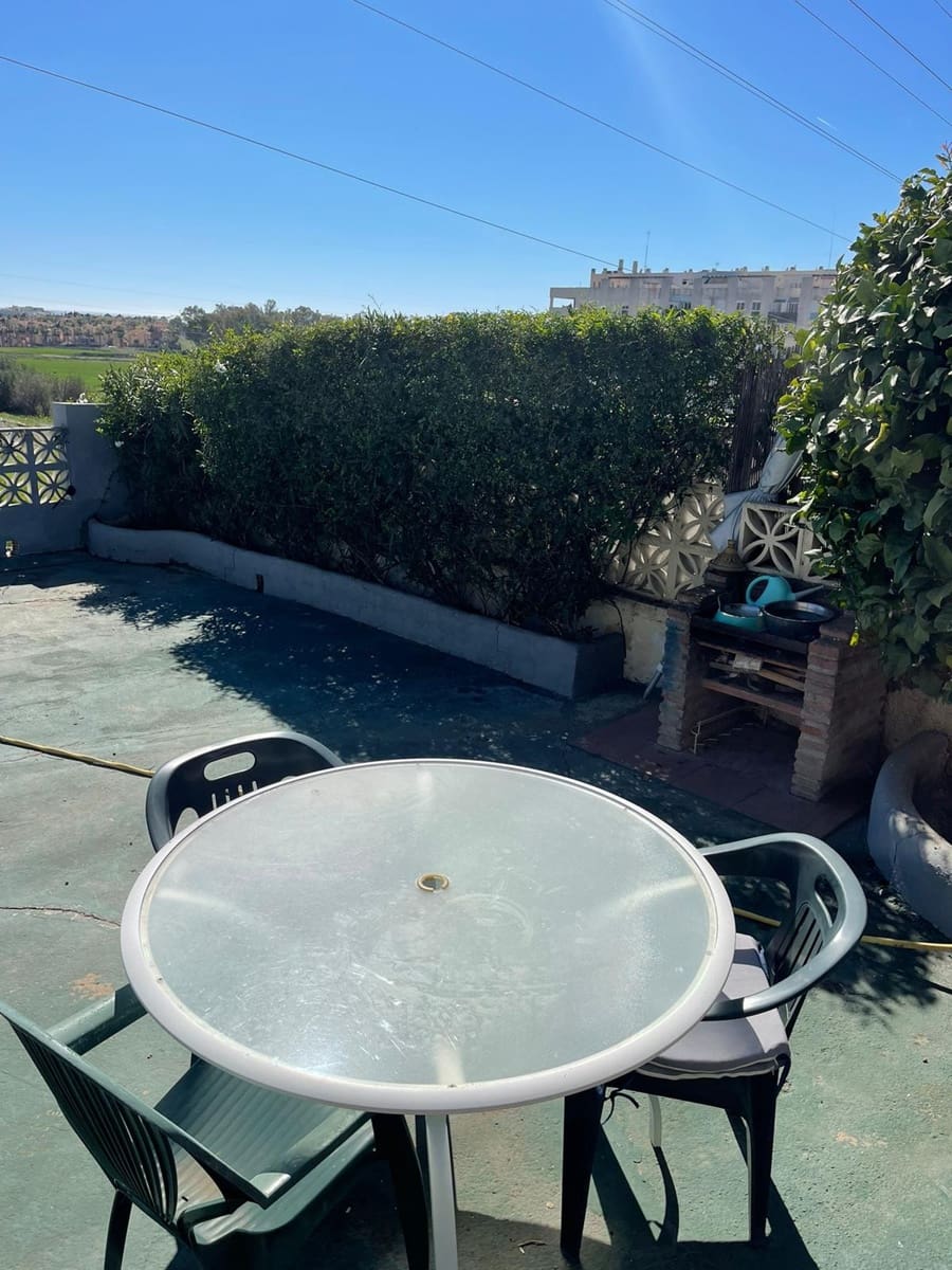 2 chambre Villa/Maison à vendre à Nueva Andalucia avec piscine garage - 350 000 € (Ref: 9448123)