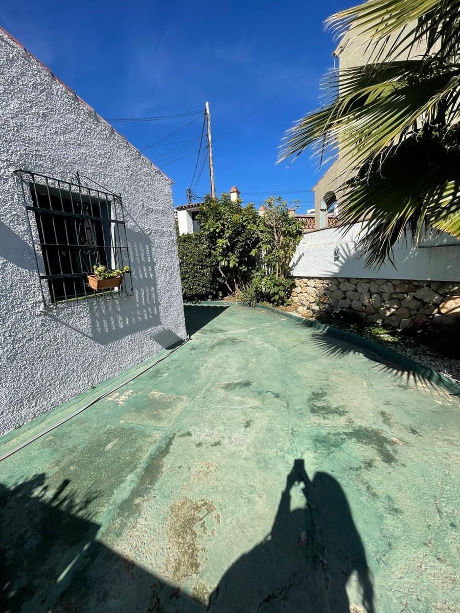 2 chambre Villa/Maison à vendre à Nueva Andalucia avec piscine garage - 350 000 € (Ref: 9448123)