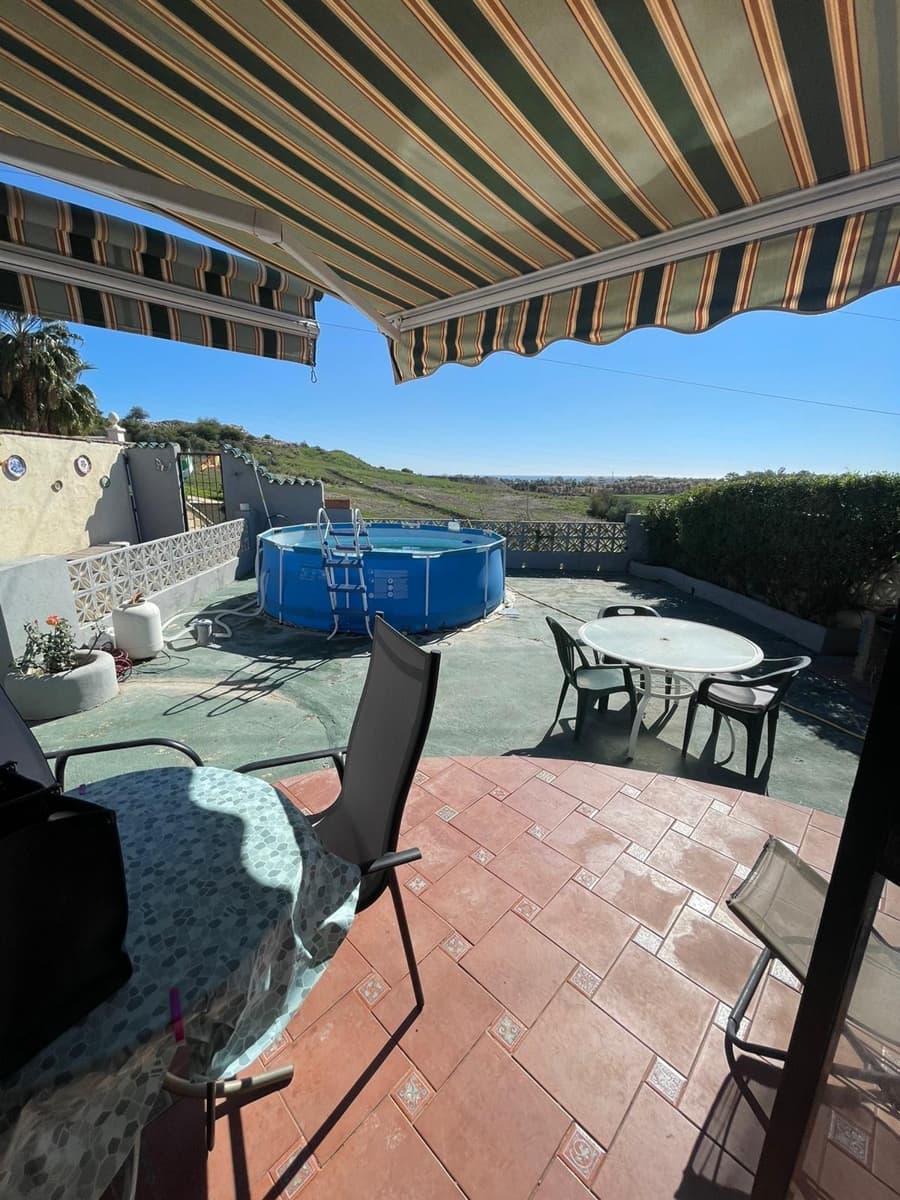 2 chambre Villa/Maison à vendre à Nueva Andalucia avec piscine garage - 350 000 € (Ref: 9448123)