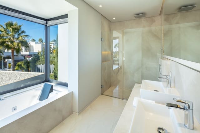 5 sypialnia Willa na sprzedaż w Marbella z basenem garażem - 3 995 000 € (Ref: 9448129)